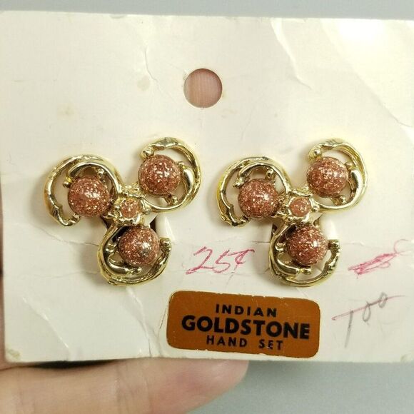 Vintage Gold Stone Cabochon Clip On Earrings, Gold Tone Setting, Original Card - Picture 4 of 6